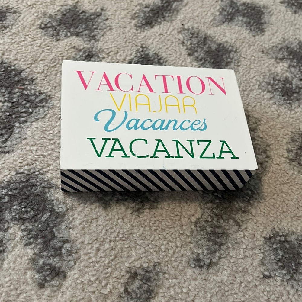 SUPER CUTE VACATION SIGN